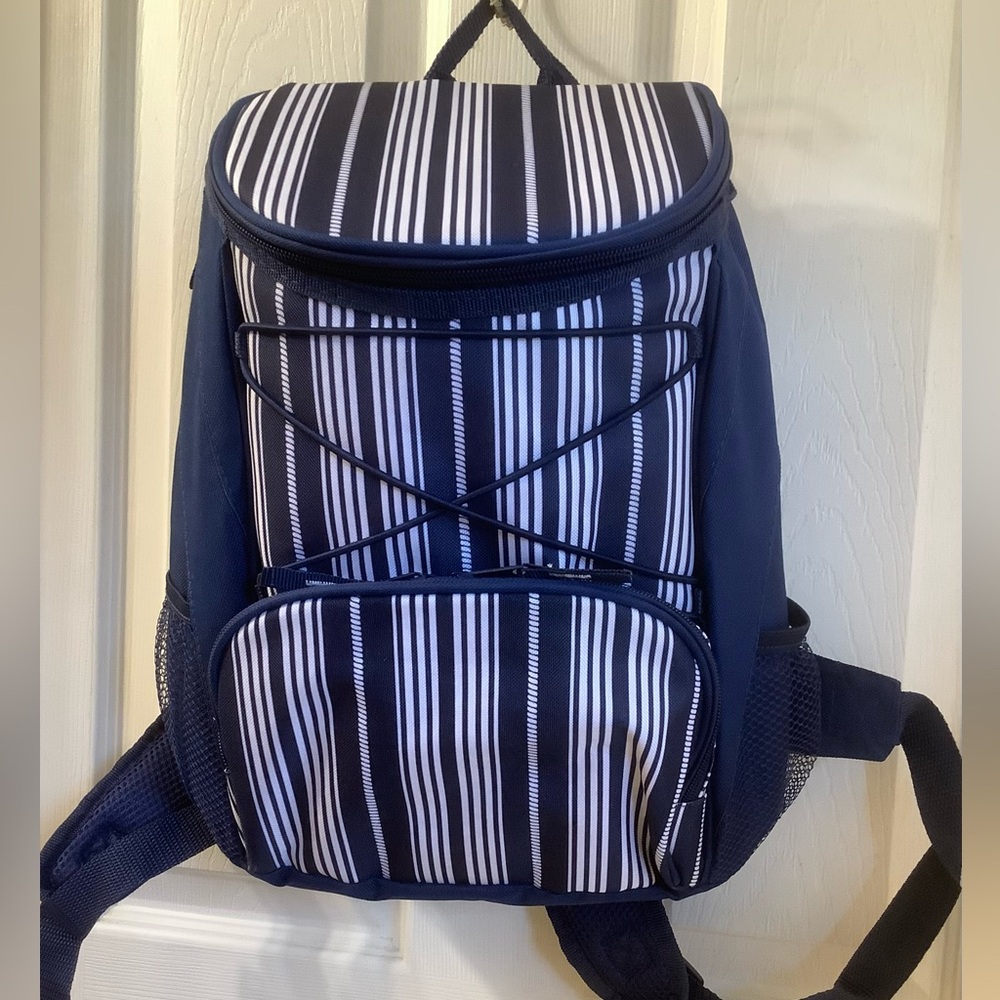 NEW Oniva by Picnic Time Cooler Backpack Navy & White Stripe